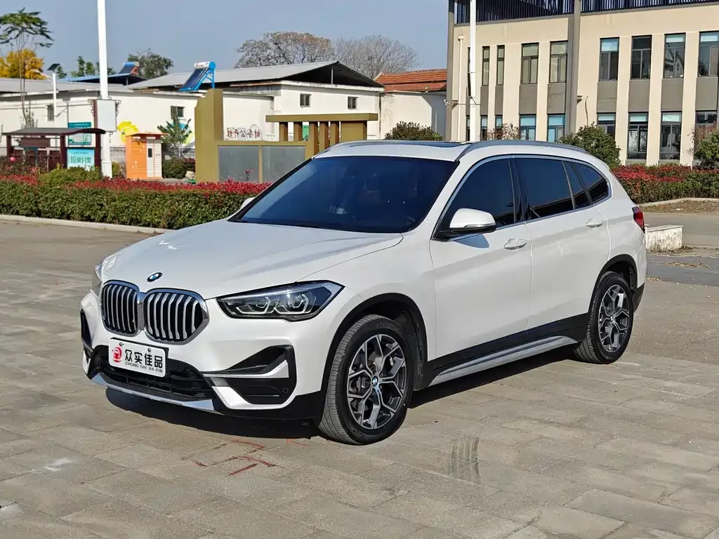 BMW X1 — фото 1