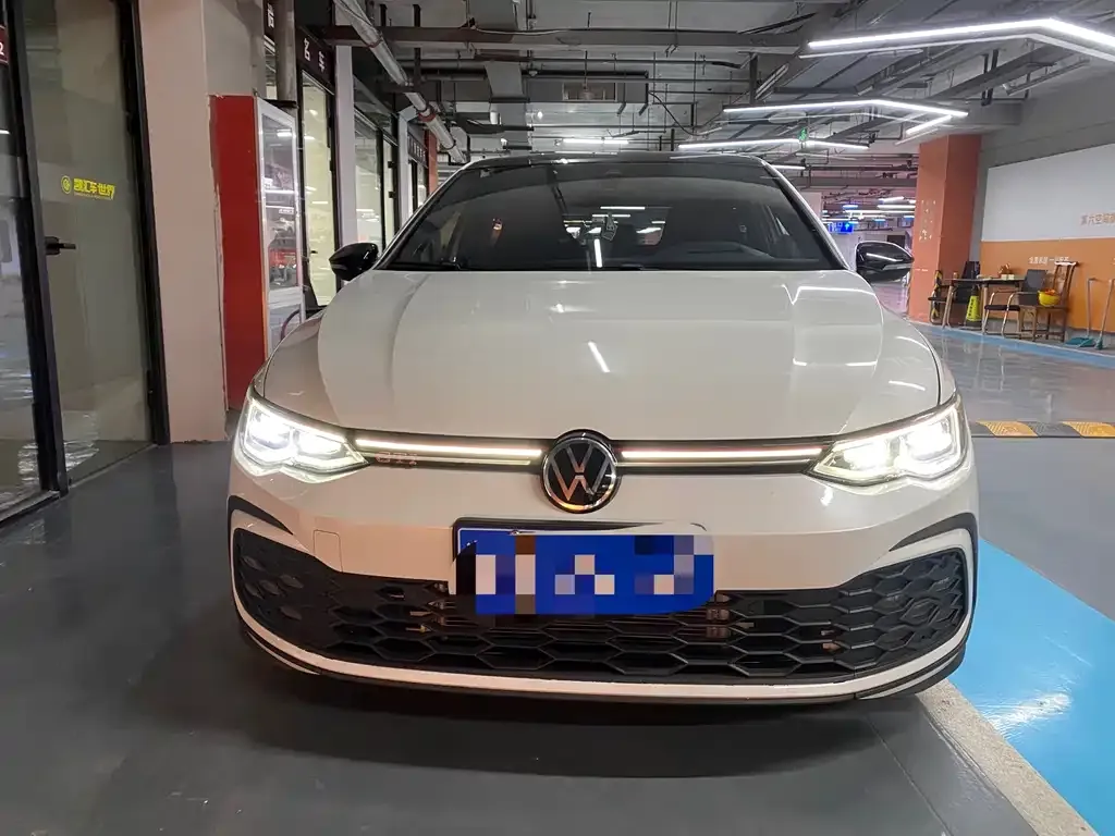 Volkswagen Golf GTI 2023 из CN, фото 2