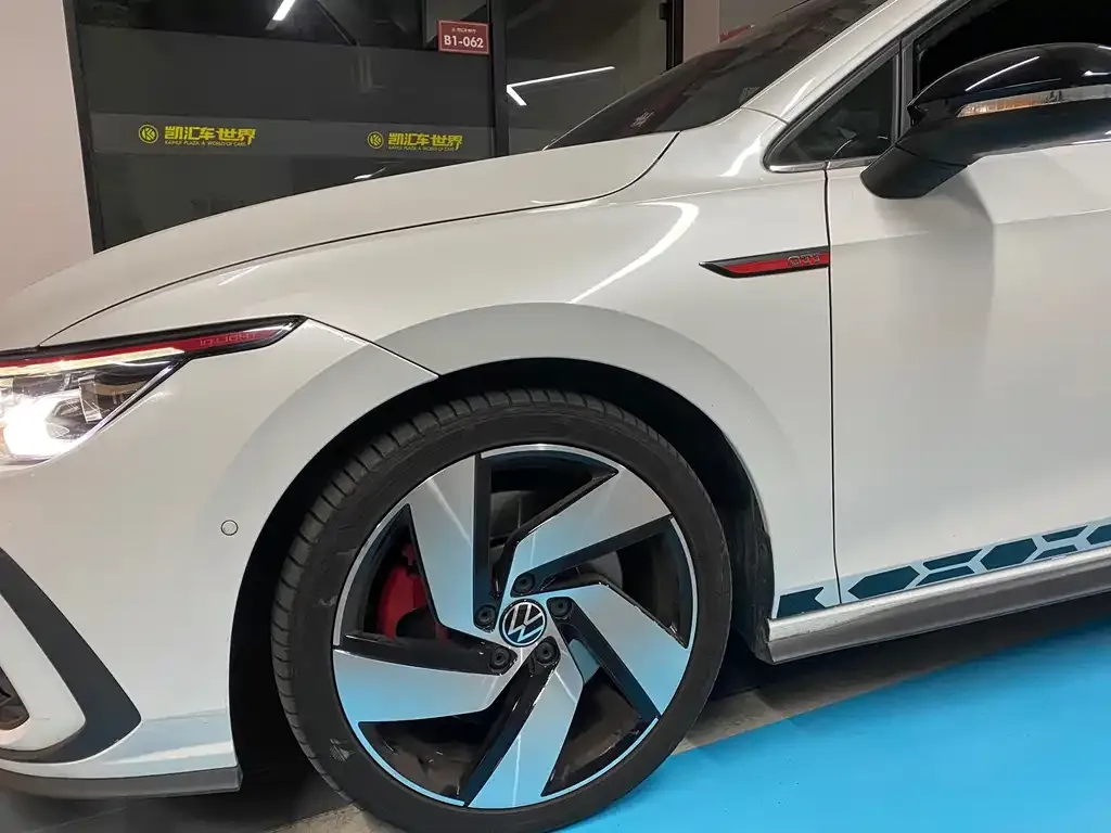 Volkswagen Golf GTI 2023 из CN, фото 4