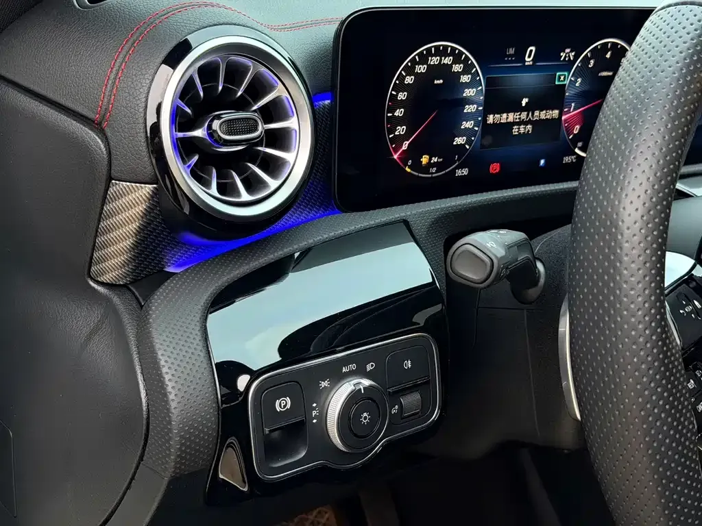 Mercedes-Benz A-Class 2024 из CN, фото 10