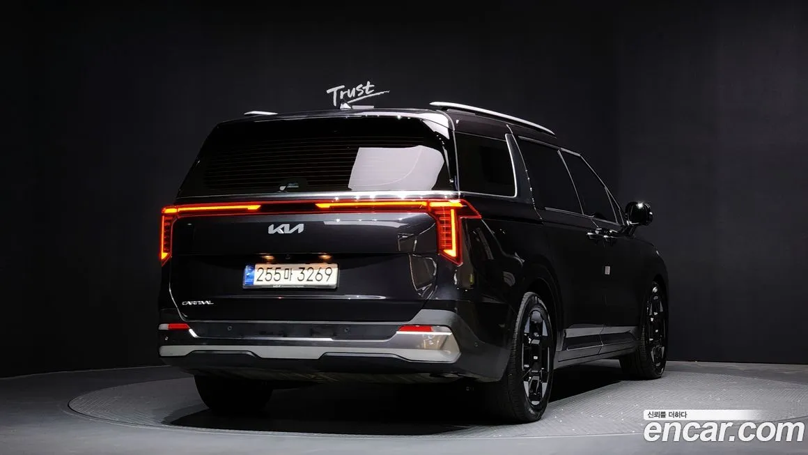Kia Carnival — фото 2