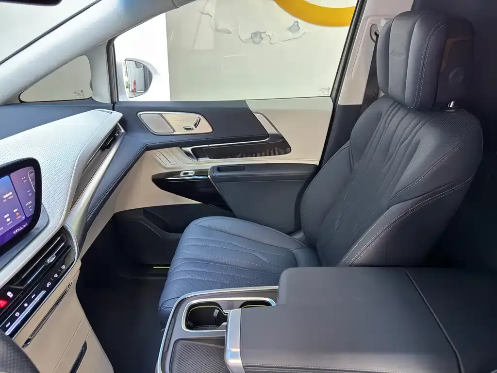 Buick Century 2023 из CN, фото 10
