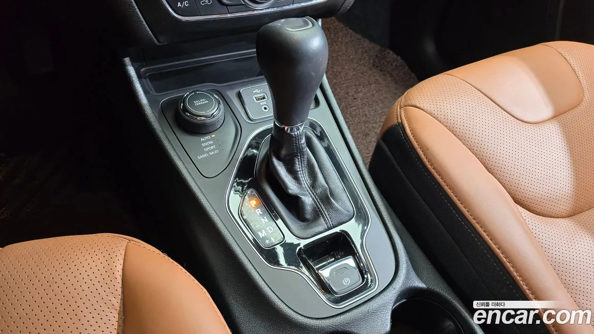 Jeep Cherokee — фото 9