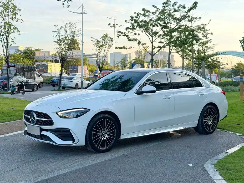 Mercedes-Benz C-Class — фото 1