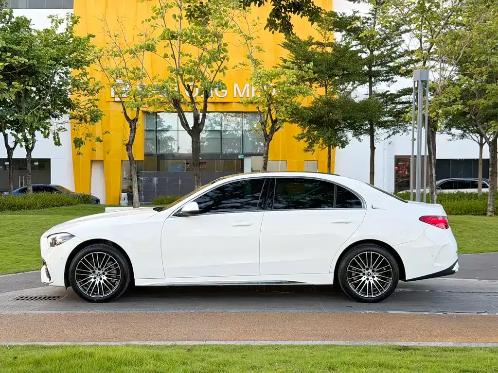 Mercedes-Benz C-Class — фото 8