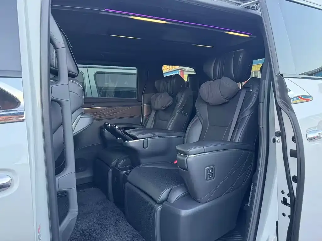 Toyota Vellfire 2023 из CN, фото 4