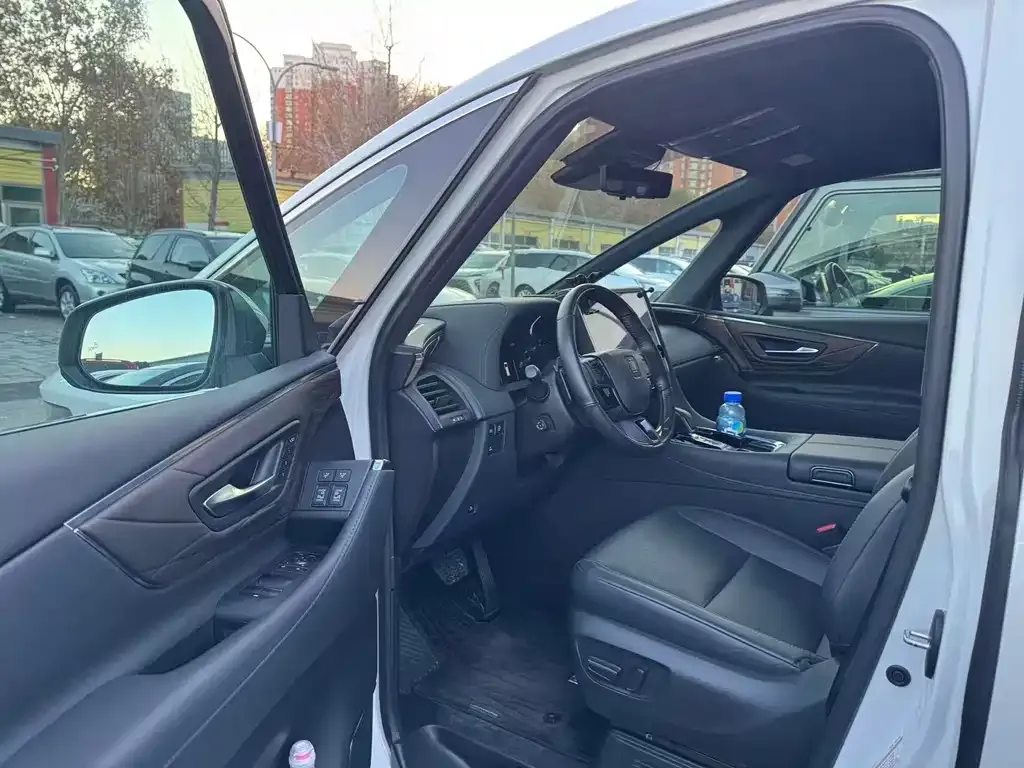 Toyota Vellfire 2023 из CN, фото 5