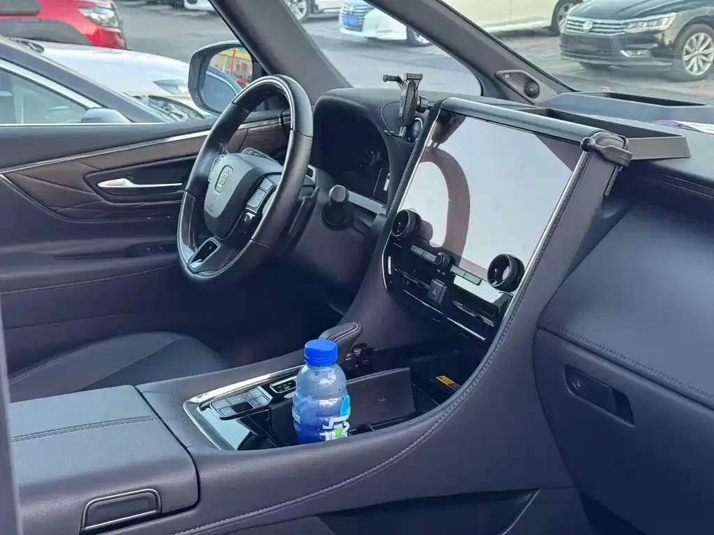 Toyota Vellfire 2023 из CN, фото 6
