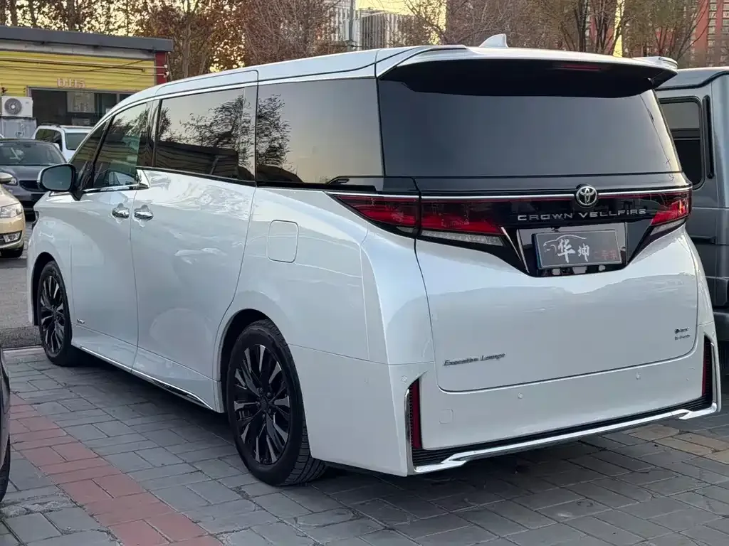 Toyota Vellfire 2023 из CN, фото 7