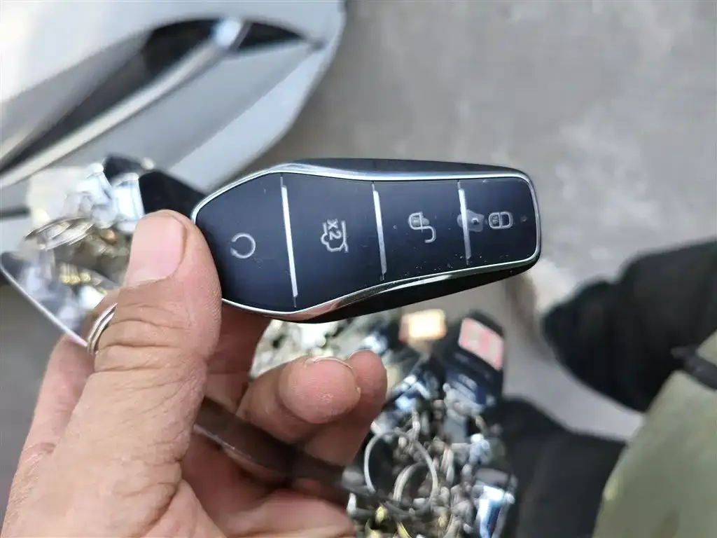 BYD L EV 2025 из CN, фото 9