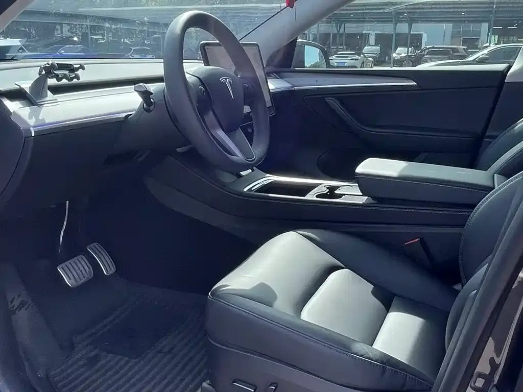 Tesla Model Y 2025 из CN, фото 9