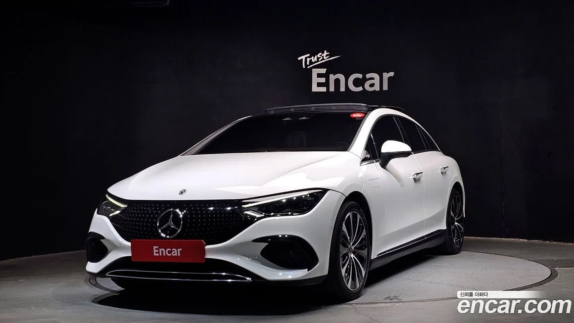 Mercedes-Benz EQE — фото 1