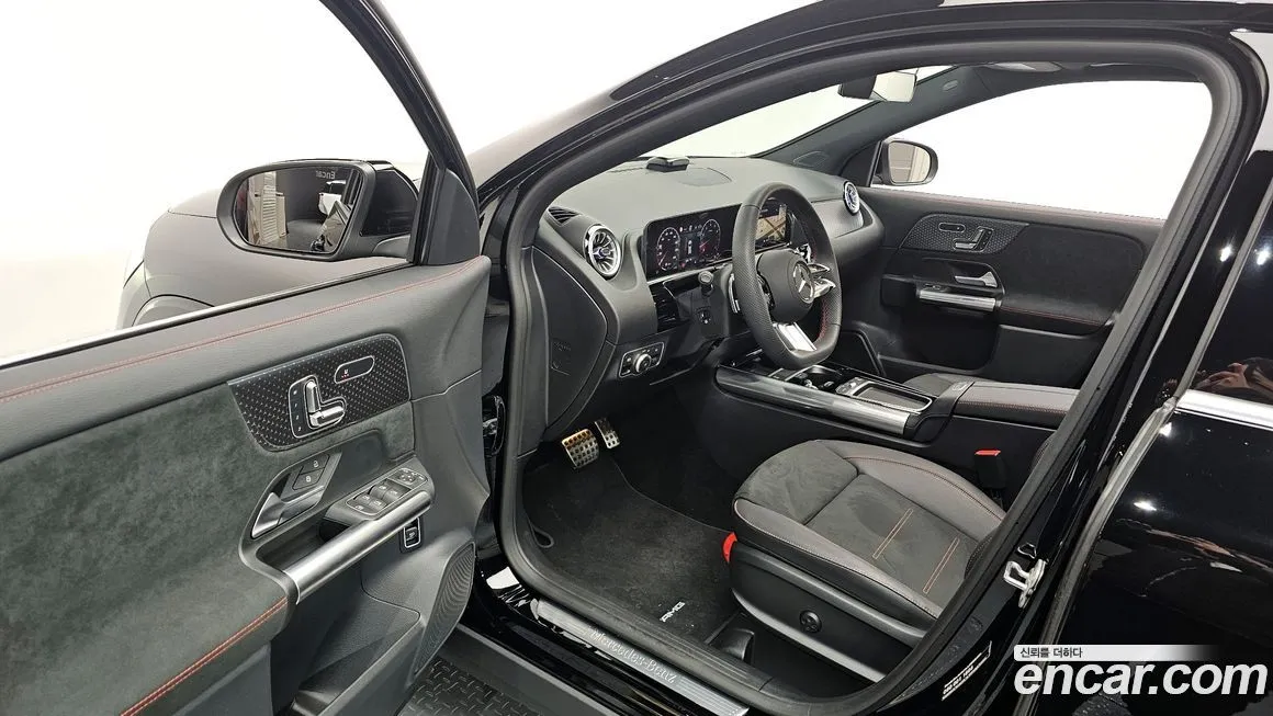 Mercedes-Benz GLA-Class — фото 10