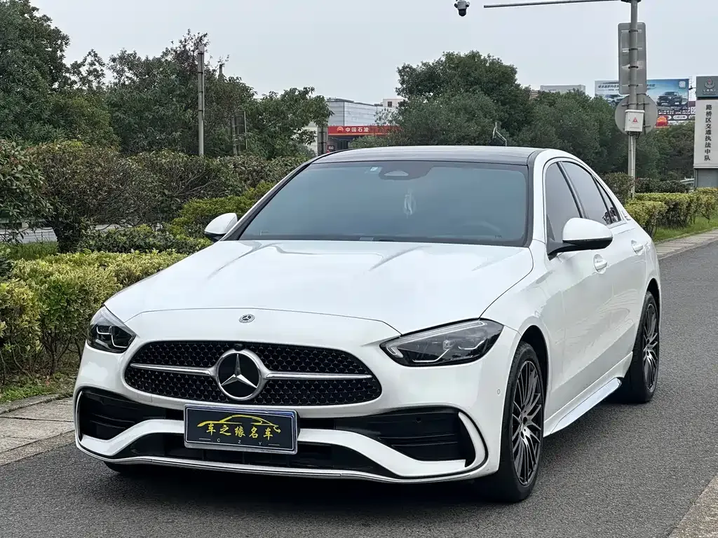 Mercedes-Benz C-Class — фото 1