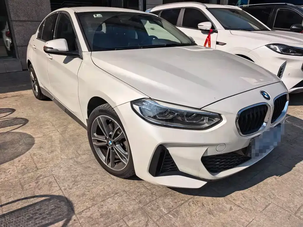 BMW 1 Series 2021 из CN, фото 2