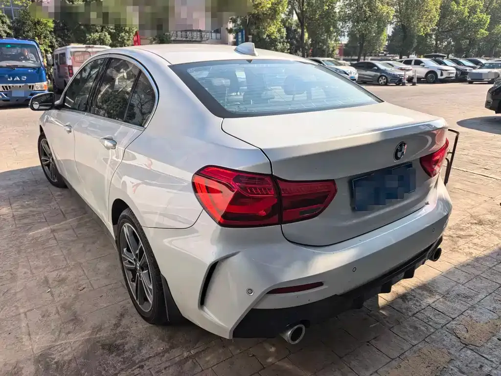 BMW 1 Series 2021 из CN, фото 3