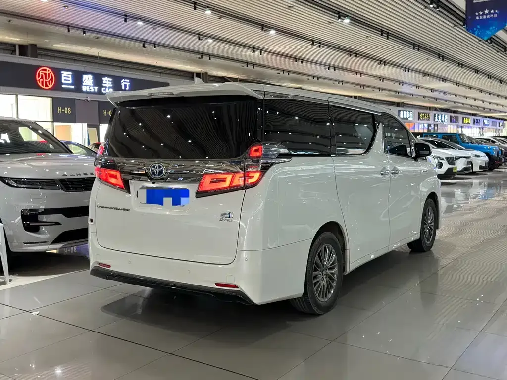 Toyota Vellfire 2023 из CN, фото 4