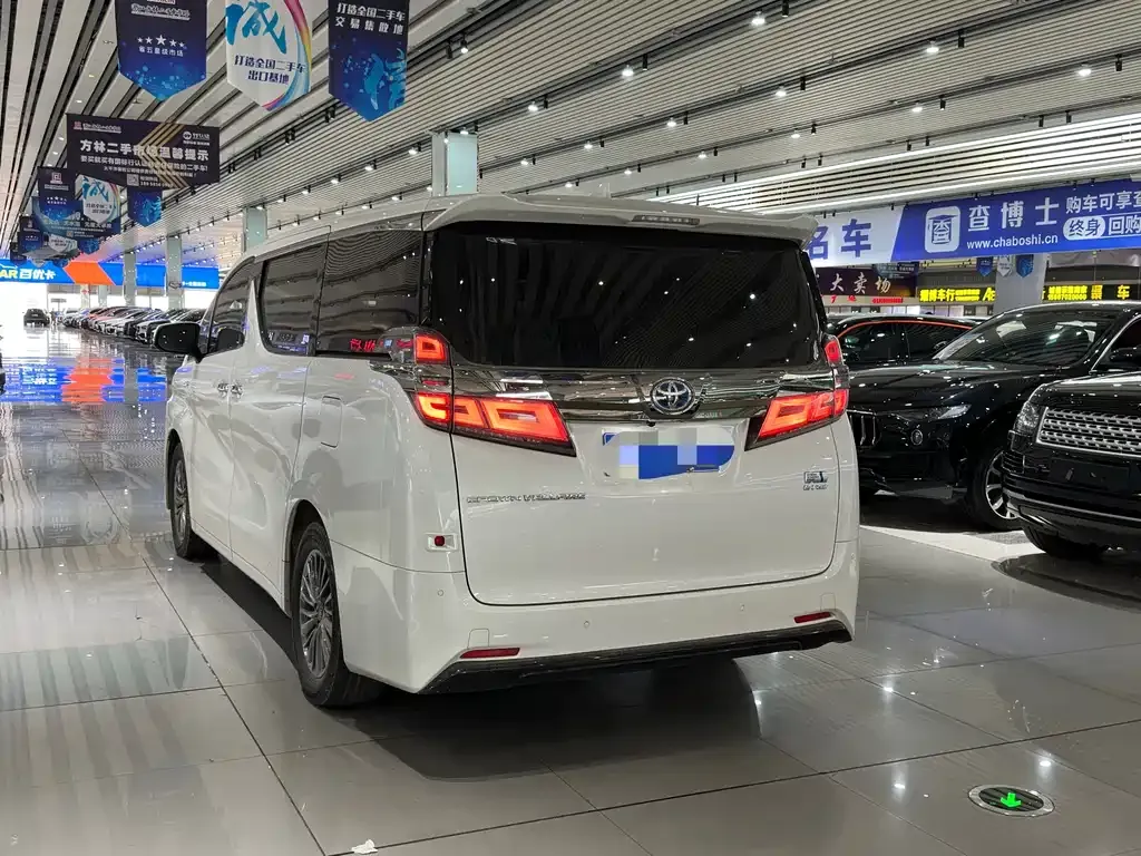 Toyota Vellfire 2023 из CN, фото 6
