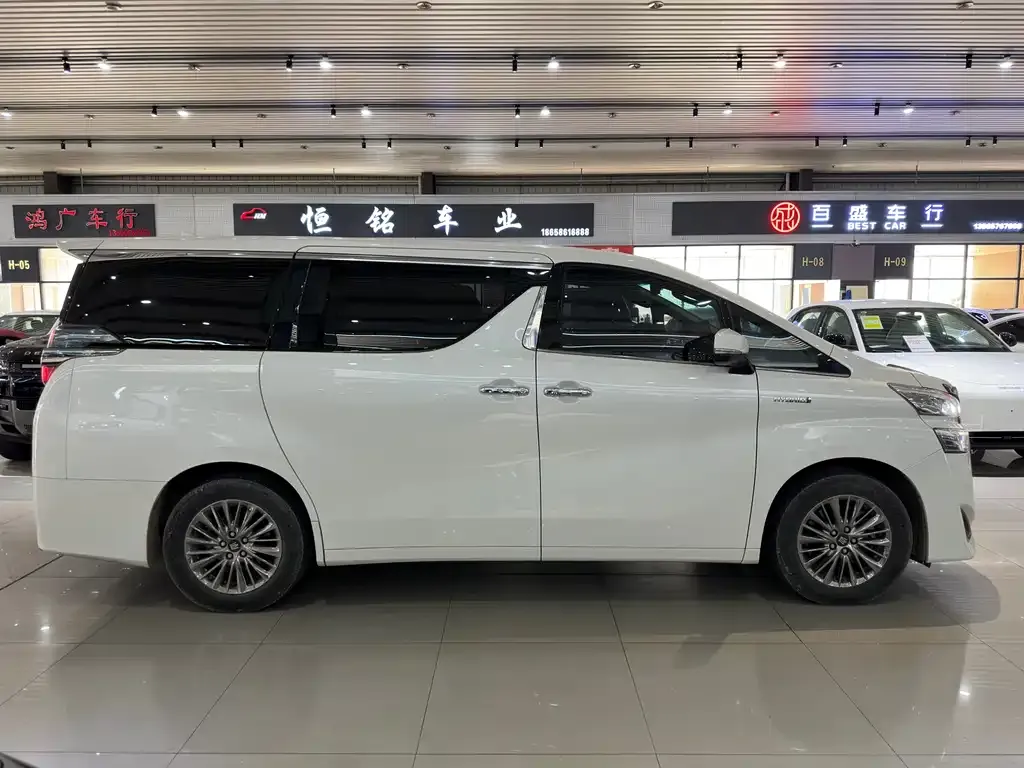 Toyota Vellfire 2023 из CN, фото 7