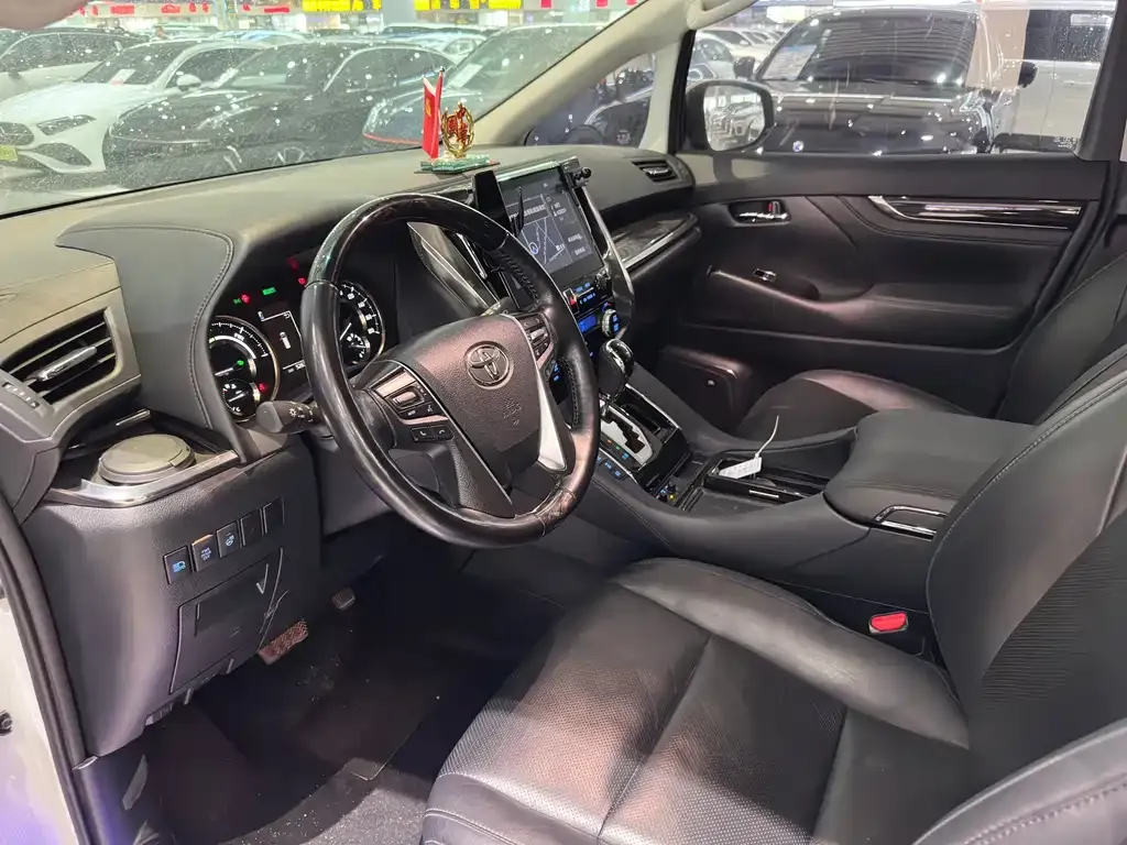 Toyota Vellfire 2023 из CN, фото 9