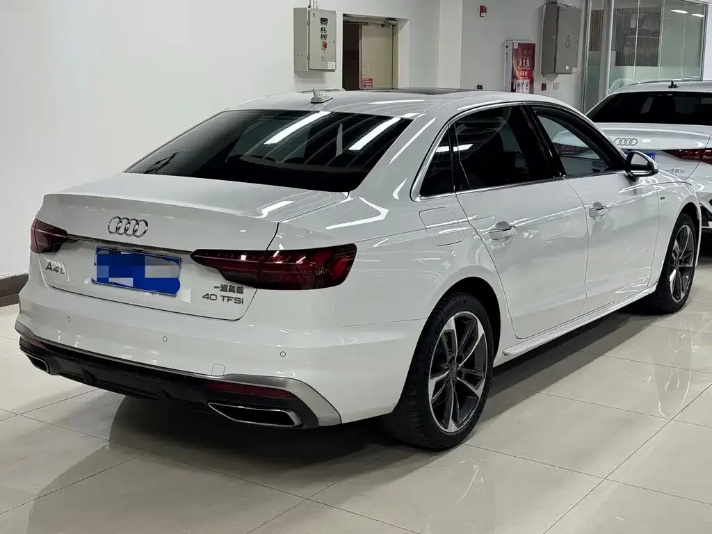 Audi A4L 2021 из CN, фото 5