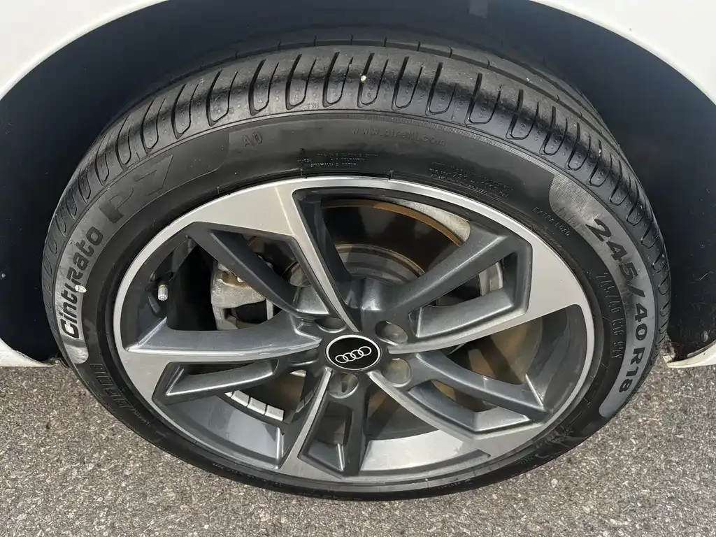Audi A4L 2022 из CN, фото 10