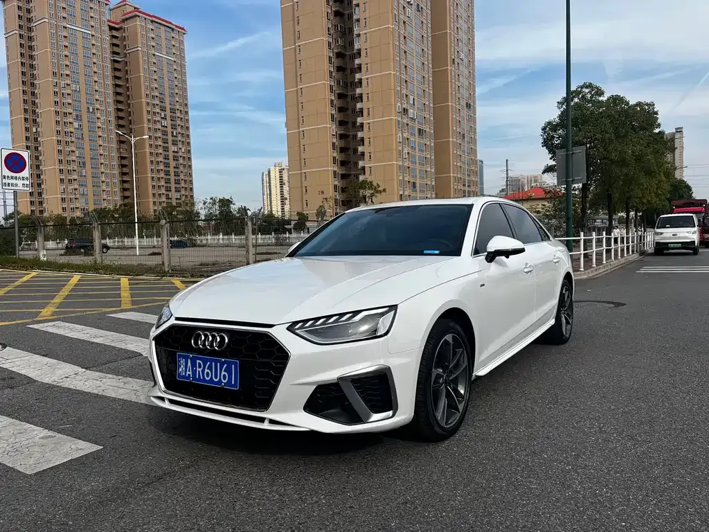 Audi A4L 2022 из CN, фото 3