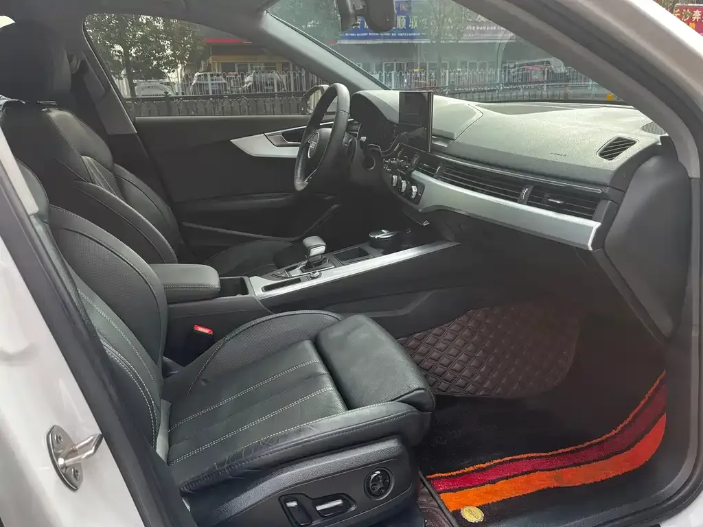 Audi A4L 2022 из CN, фото 9