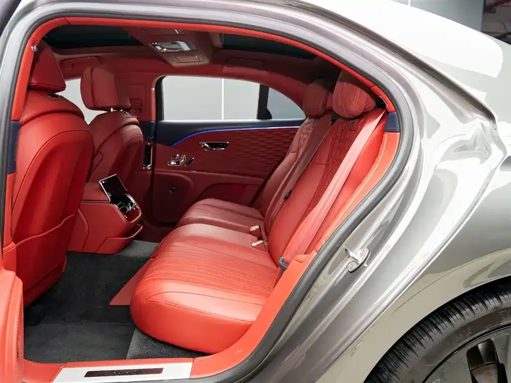 Bentley Flying Spur 2022 из CN, фото 10