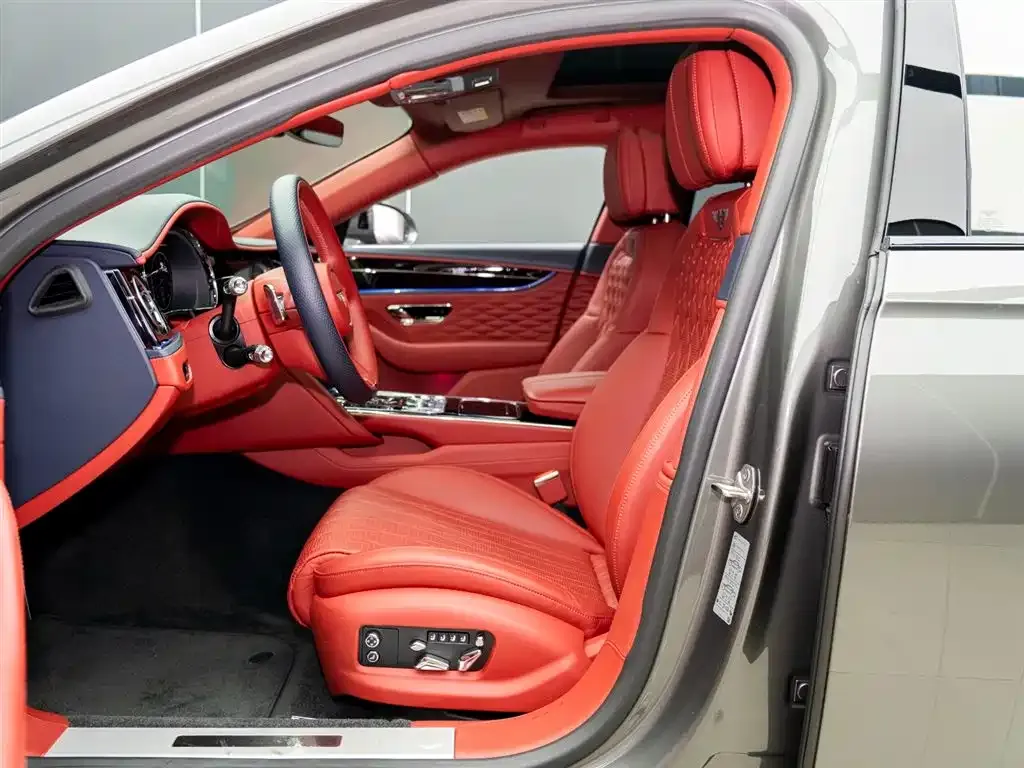 Bentley Flying Spur 2022 из CN, фото 8