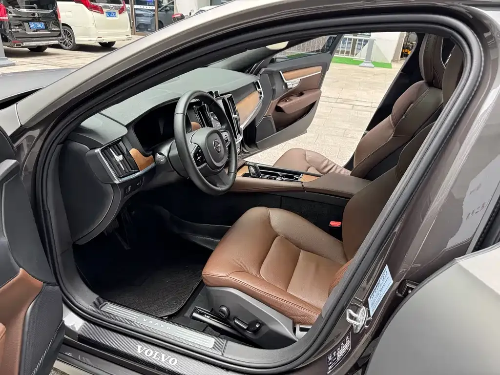 Volvo S90 2021 из CN, фото 8