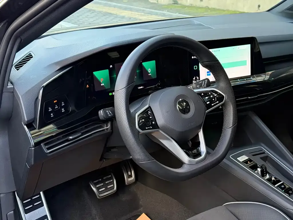 Volkswagen Golf 2024 из CN, фото 10