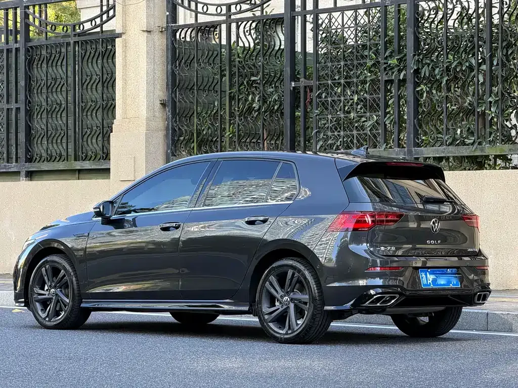 Volkswagen Golf 2024 из CN, фото 3