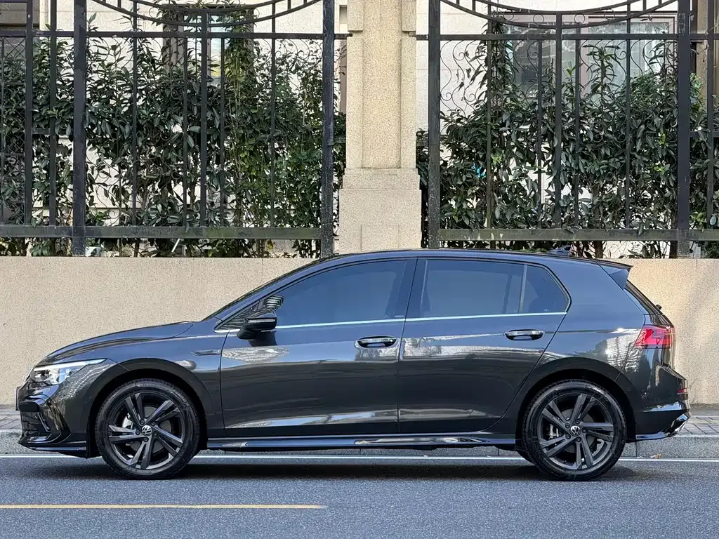 Volkswagen Golf 2024 из CN, фото 4