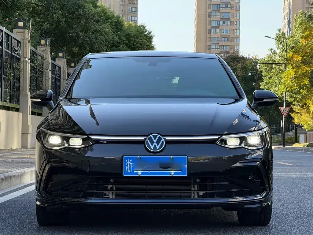 Volkswagen Golf 2024 из CN, фото 5