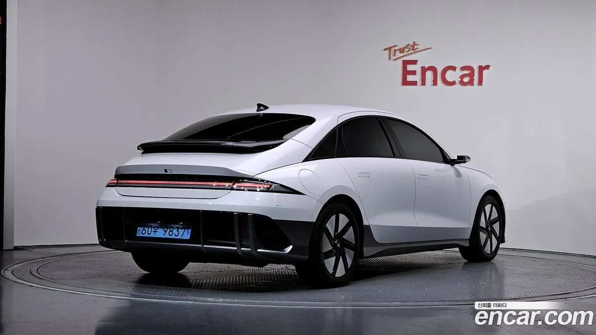 Hyundai Ioniq6 2023 из KR, фото 2