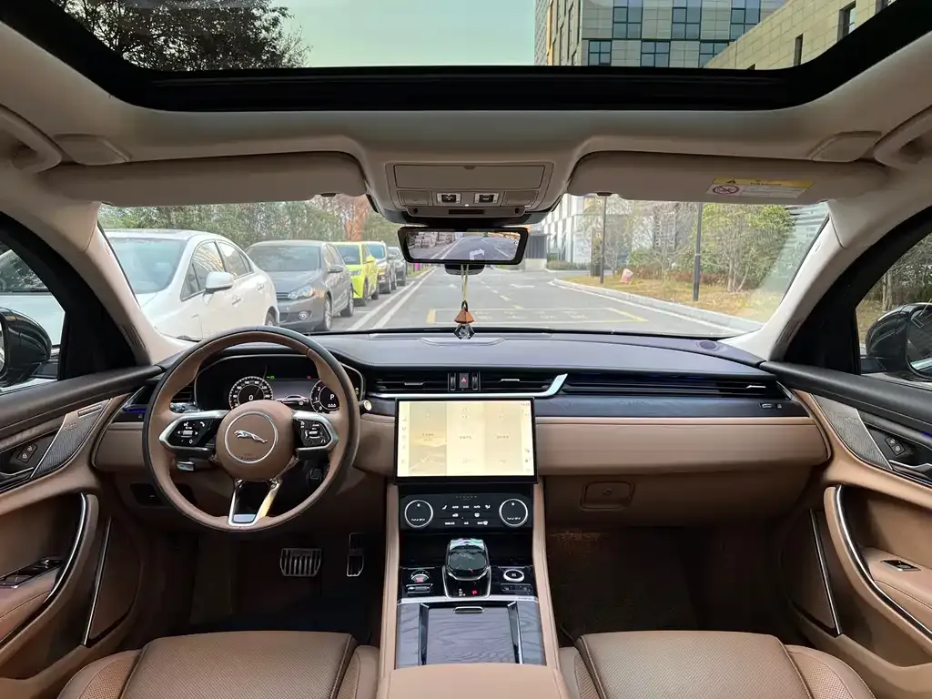 Jaguar XFL 2023 из CN, фото 10