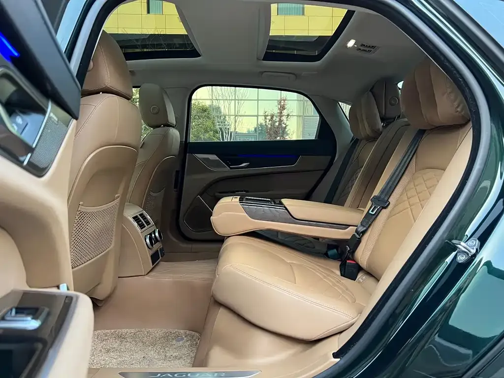Jaguar XFL 2023 из CN, фото 7