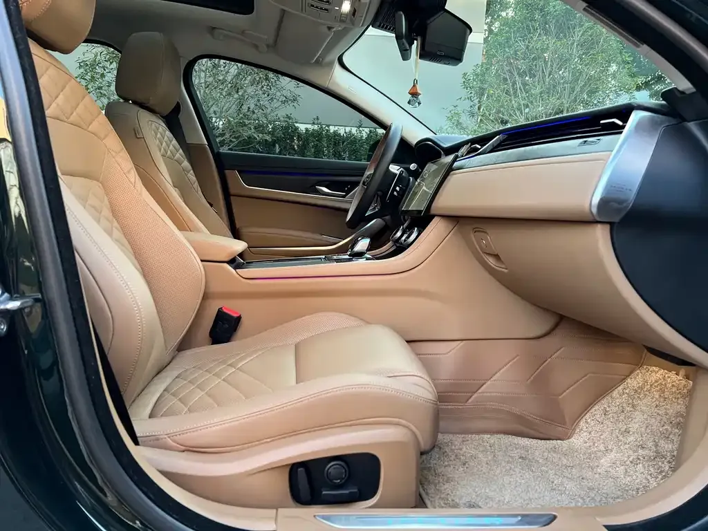 Jaguar XFL 2023 из CN, фото 9
