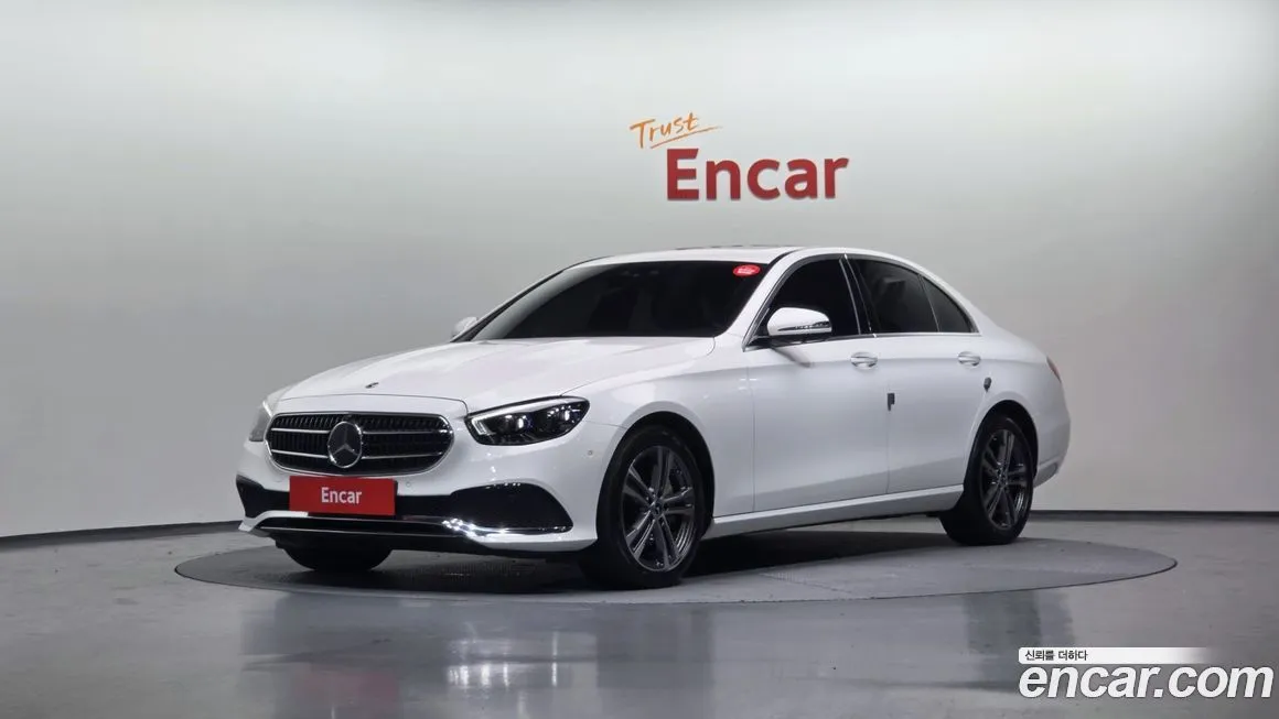 Mercedes-Benz E-Class — фото 1