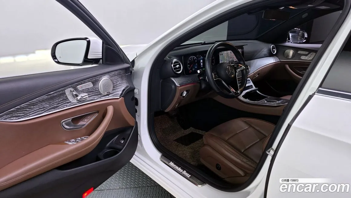 Mercedes-Benz E-Class — фото 10