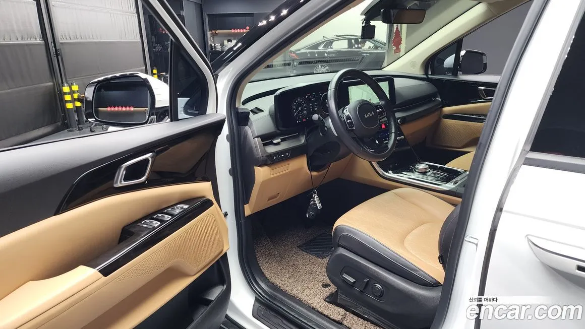 Kia Carnival — фото 10