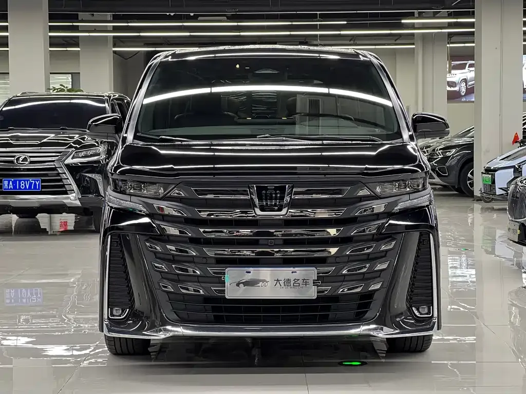 Toyota Vellfire 2023 из CN, фото 2