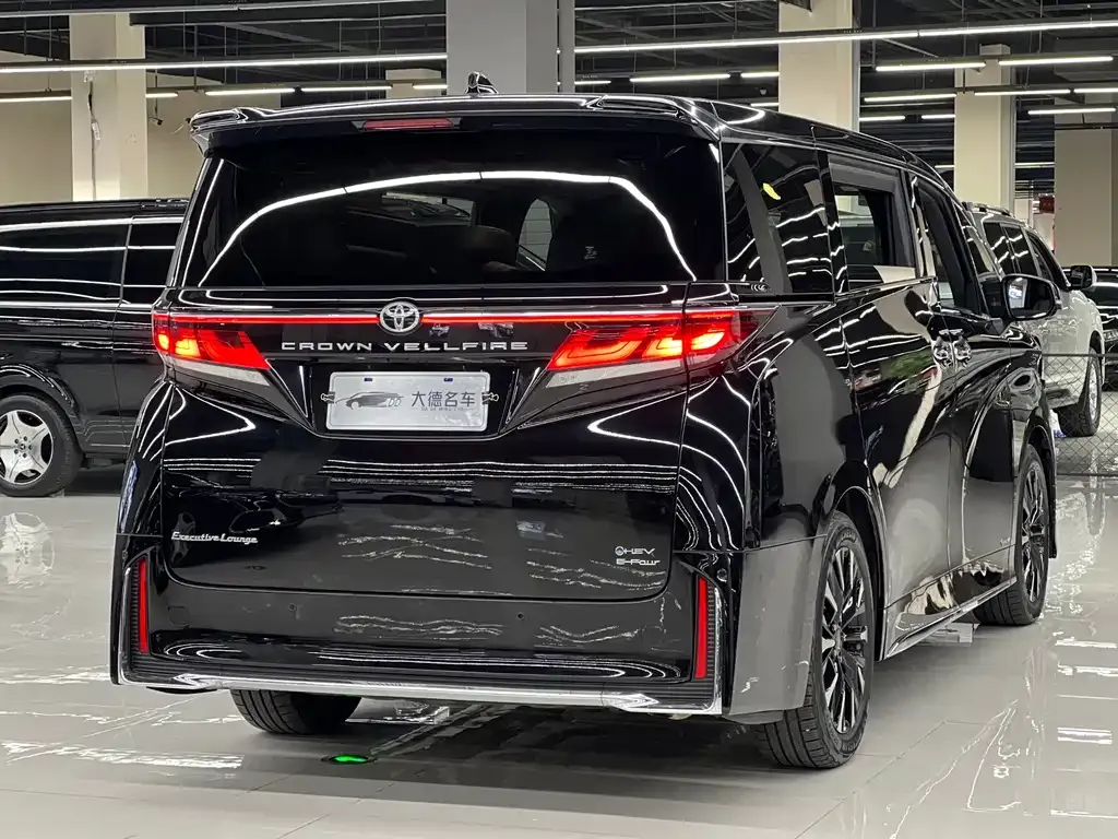 Toyota Vellfire 2023 из CN, фото 4