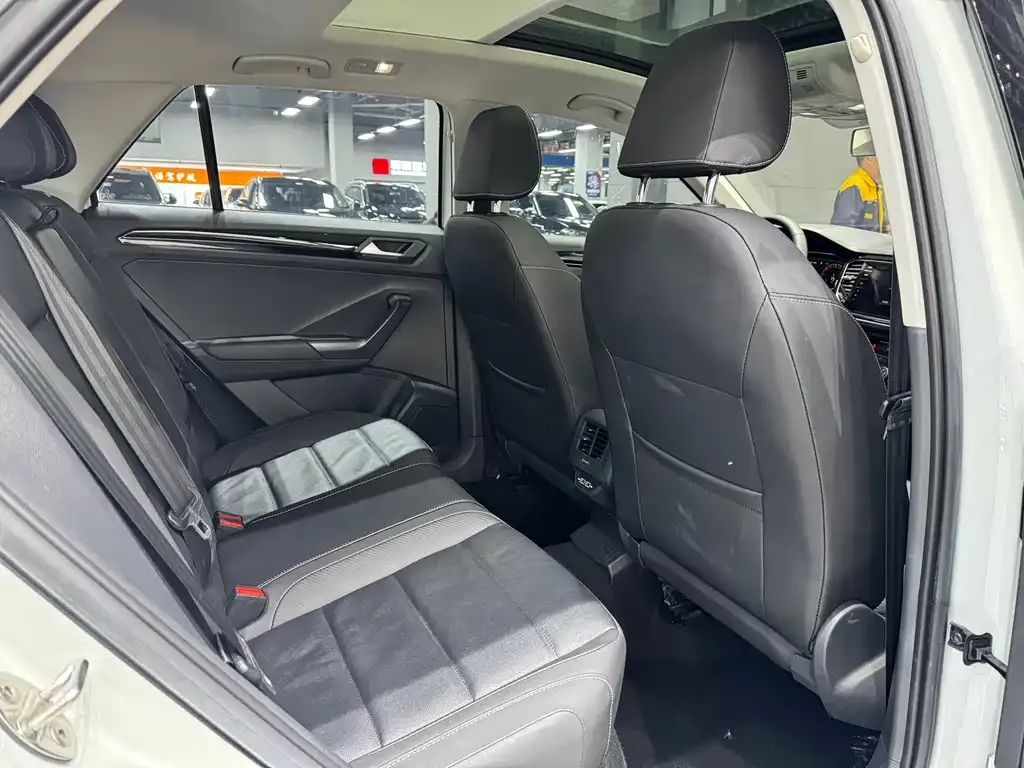 Volkswagen T-Roc 2023 из CN, фото 5