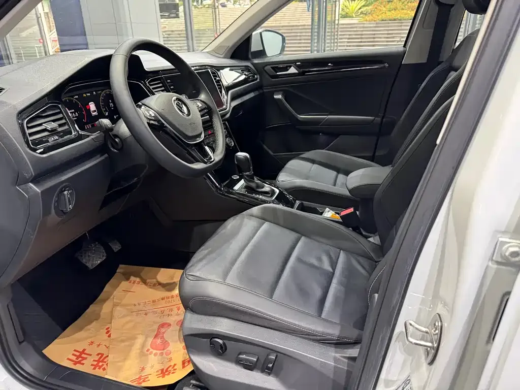 Volkswagen T-Roc 2023 из CN, фото 8