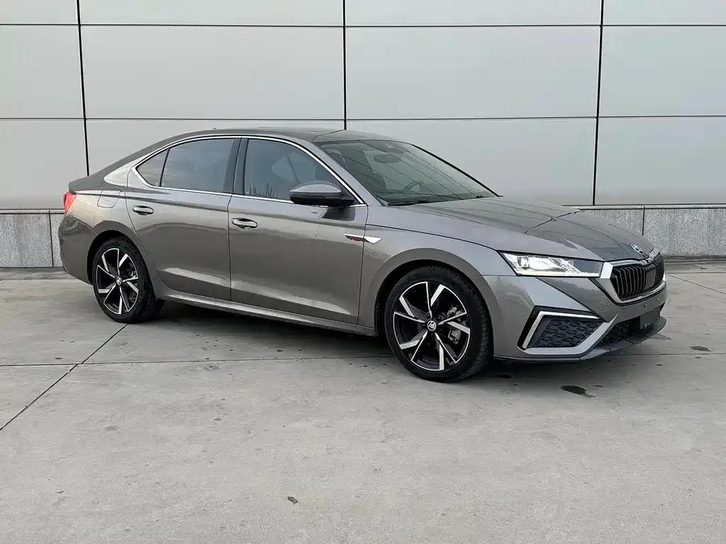Skoda Octavia — фото 2