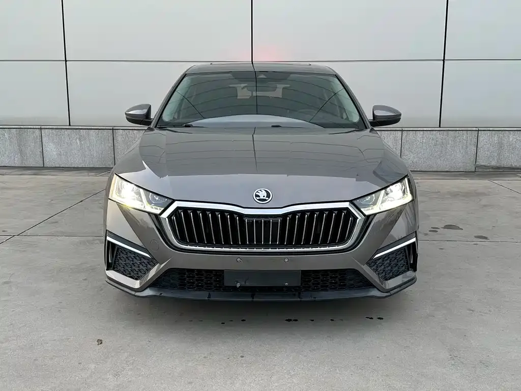 Skoda Octavia — фото 3