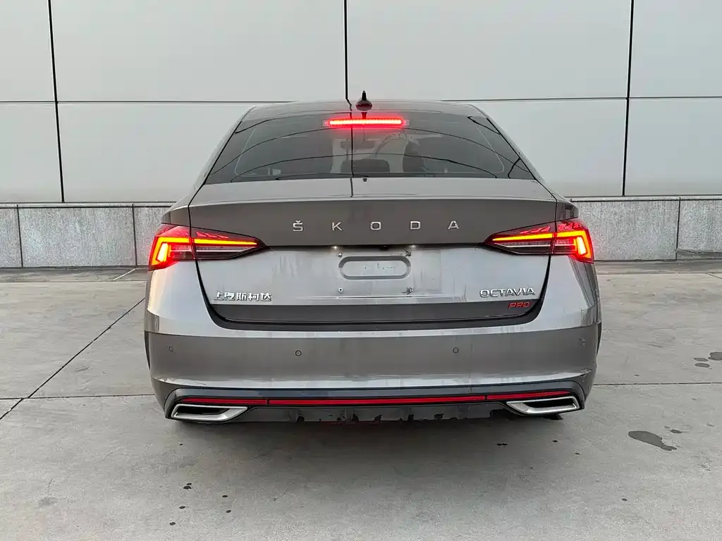 Skoda Octavia — фото 7