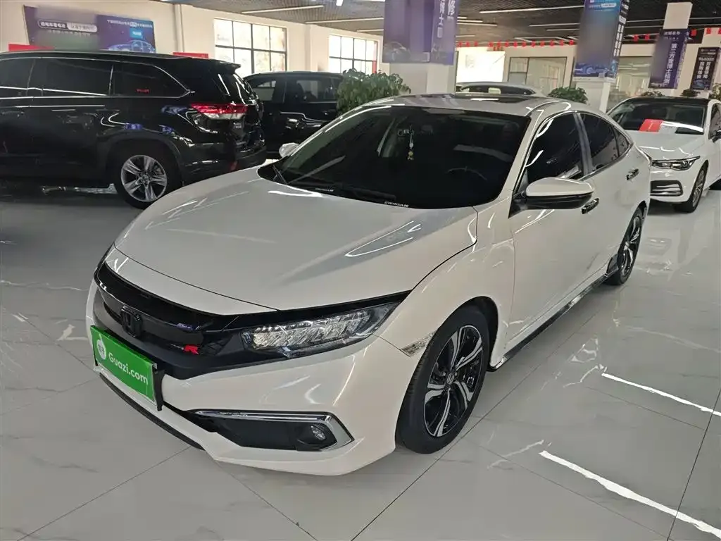 Honda Civic 2022 из CN, фото 2